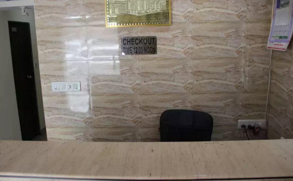 Oyo 49867 Hotel Kalpana Residency Bombaj Zewnętrze zdjęcie